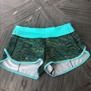 Lululemon size 4 Speed Shorts EUC Seawheeze